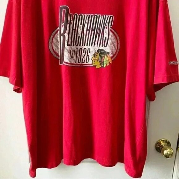 NHL Blueline Chicago Blackhawks T-Shirt Hockey Red Black Size 2XL - Picture 6 of 15
